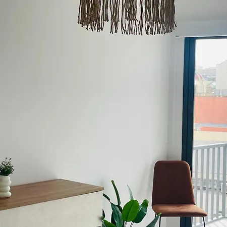 Appartement Modern And Bright 2 Bedroom *