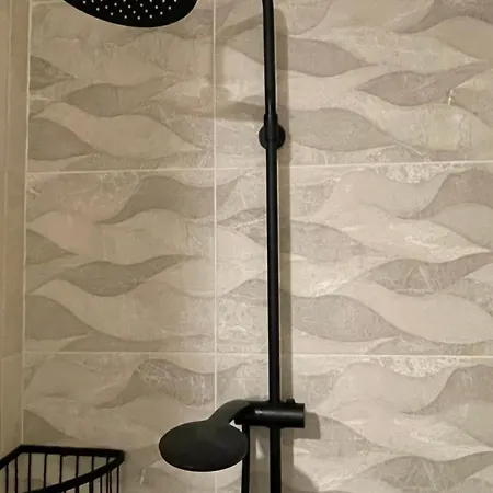 Modern And Bright 2 Bedroom * Pietà
