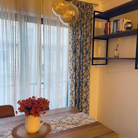 Modern And Bright 2 Bedroom شقة