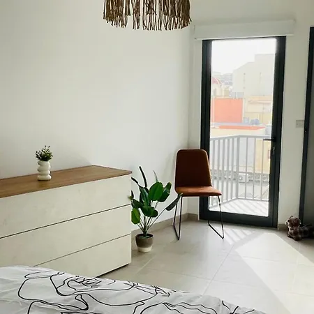 Modern And Bright 2 Bedroom * Tal-Pietà